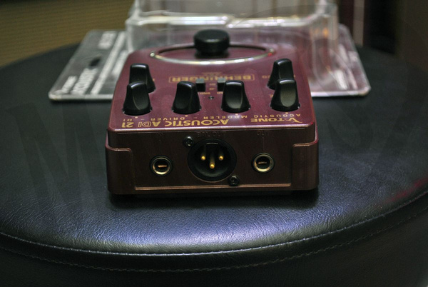 Behringer V-Tone ADI-21 - Acoustic efekt gitarowy
