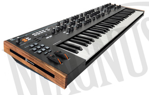 Novation Summit 16-głosowy polifoniczny syntezator
