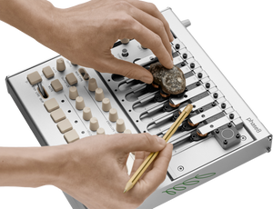 Korg Phase8 syntezator elektroakustyczny | Edycja Limitowana