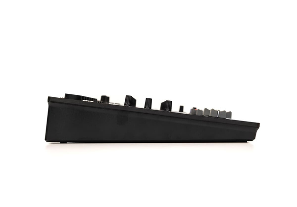 Zoom LiveTrak L12Next - mikser i rejestrator do muzyki, streamingu i podcastów