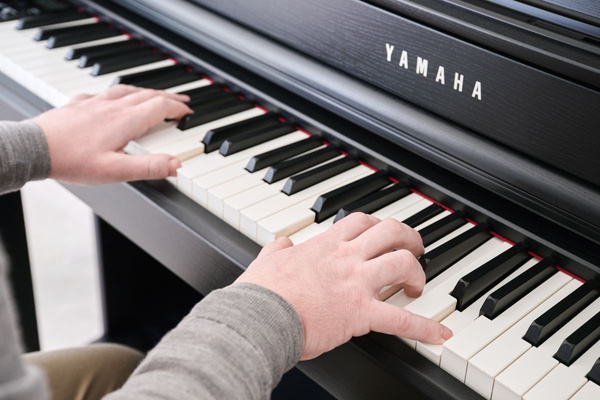 Yamaha Clavinova CLP-845 R - pianino cyfrowe