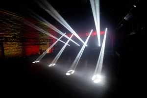 ColorStage Delta LED 100W Beam - Zestaw 4 głowic ruchomych w case