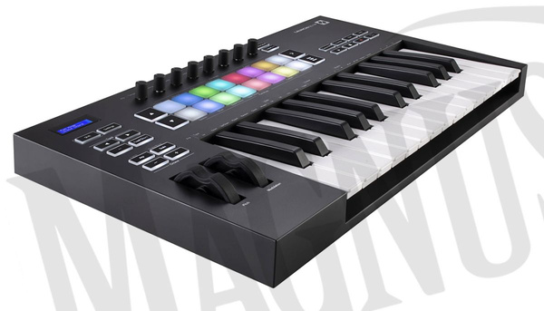 Novation Launchkey 25 MK3 kontroler
