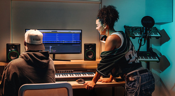 MACKIE CR5BT - para monitorów studyjnych z Bluetooth