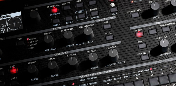 Korg Modwave MKII syntezator
