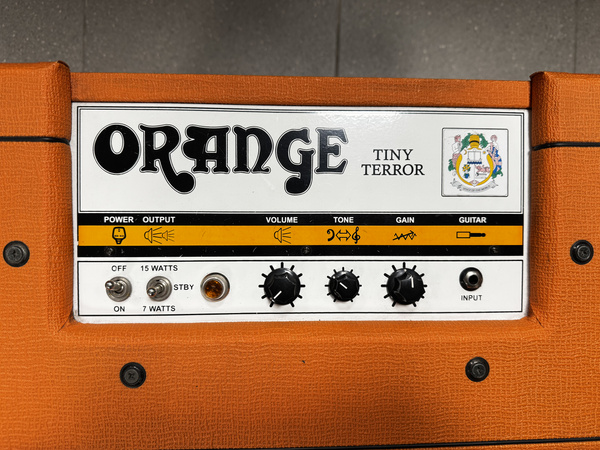 Orange Tiny Terror - ekspozycja