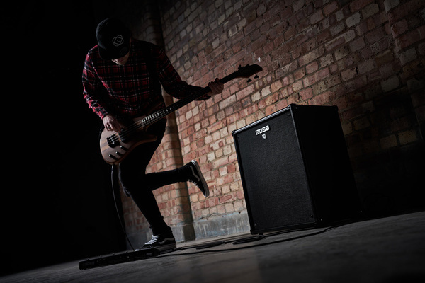 Boss Katana-210 Bass - Combo basowe 160W