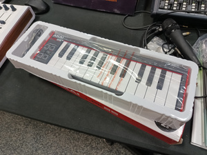 Akai LPK 25 MK2 klawiatura sterująca - po zwrocie