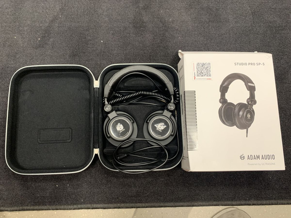 ADAM Audio Studio Pro SP-5 BK - słuchawki studyjne - ekspozycja