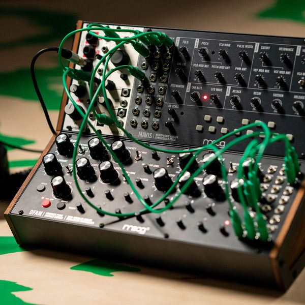 Moog Mavis syntezator analogowy