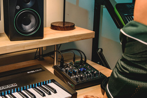 MACKIE CR5BT - para monitorów studyjnych z Bluetooth